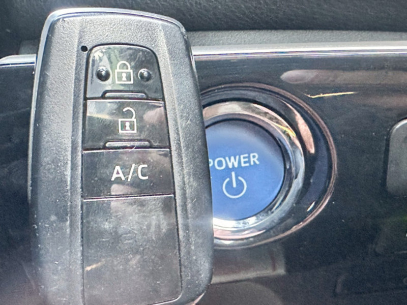 PRIUS PHV