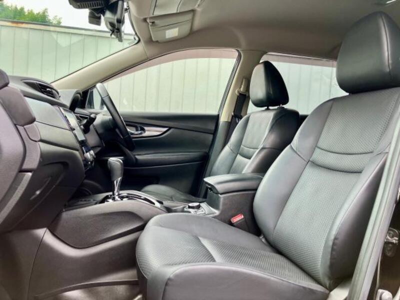 X-TRAIL