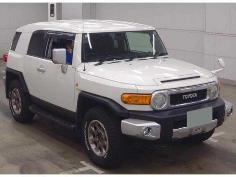 TOYOTA FJ CRUISER