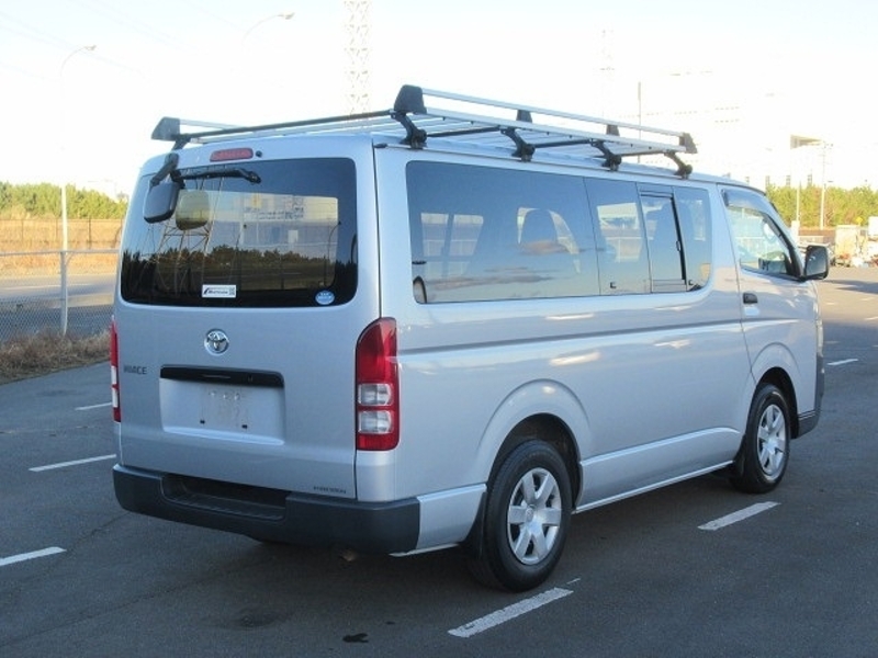 HIACE VAN-11