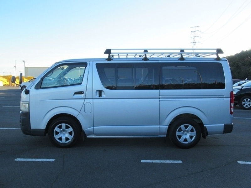 HIACE VAN-9