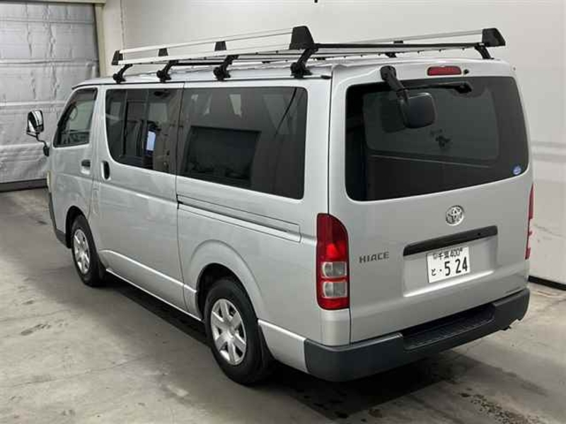 HIACE VAN-33