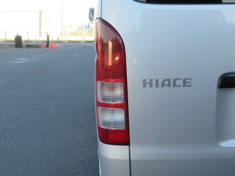 HIACE VAN-24