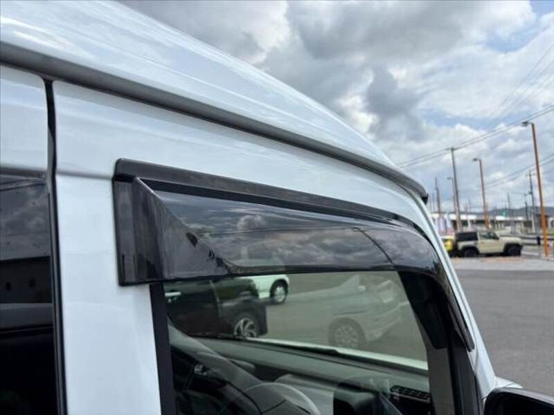 N-VAN