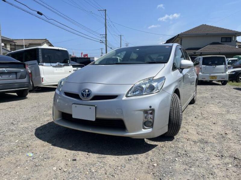 TOYOTA PRIUS