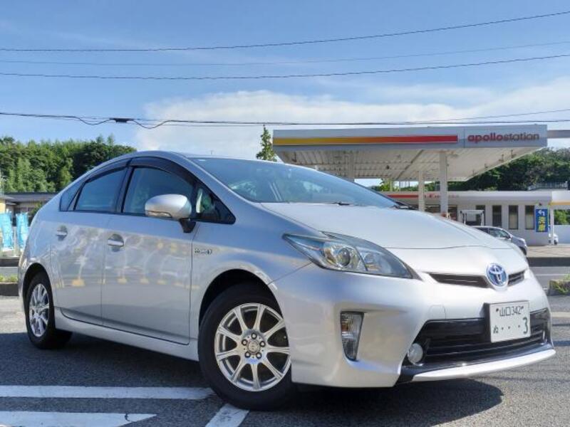 TOYOTA PRIUS
