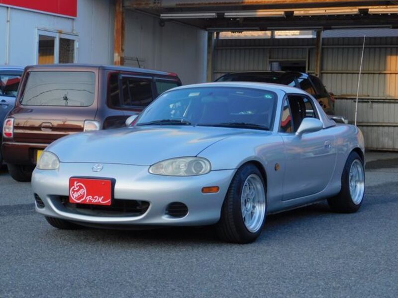 ROADSTER-0