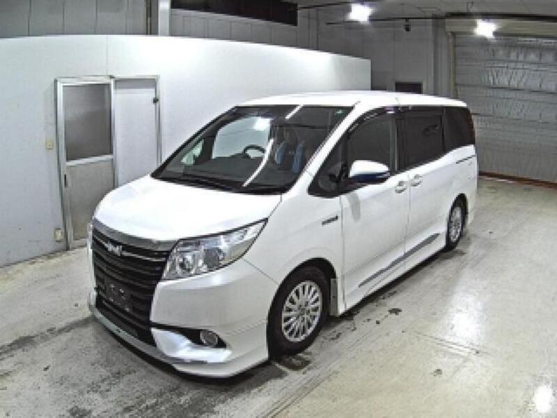 TOYOTA NOAH