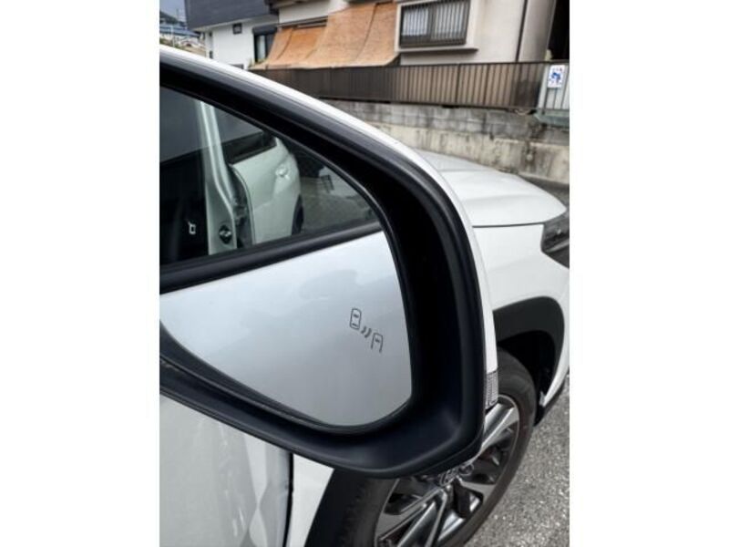 COROLLA CROSS