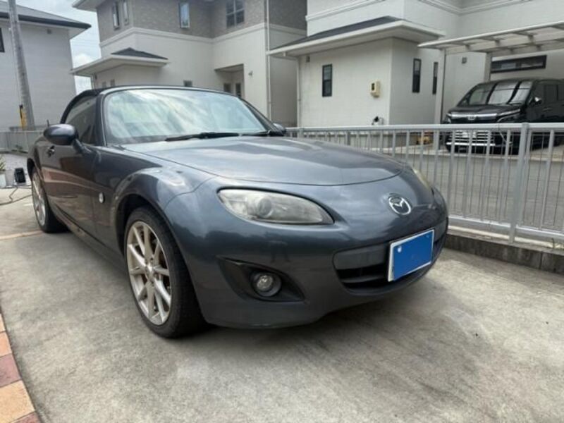 ROADSTER-0