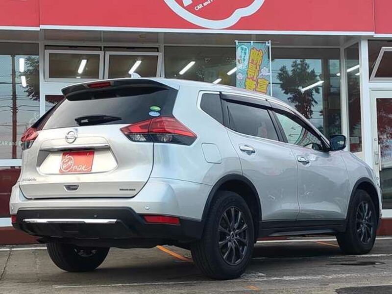 X-TRAIL