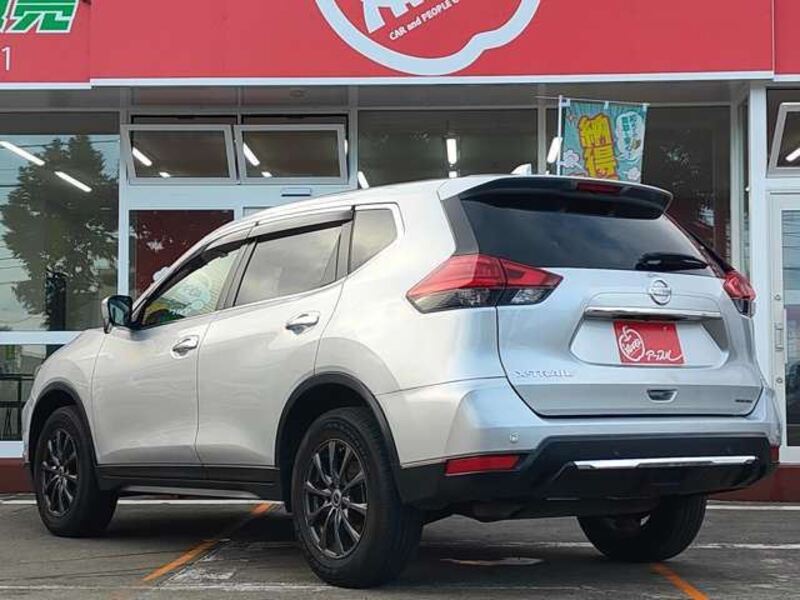 X-TRAIL