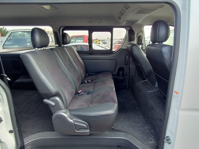HIACE VAN