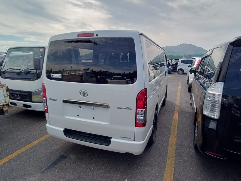 HIACE VAN