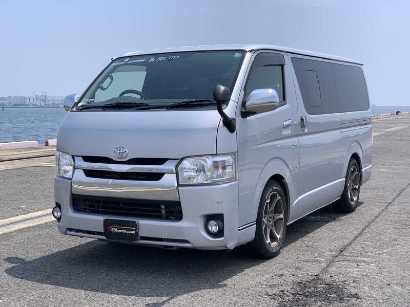 TOYOTA HIACE VAN