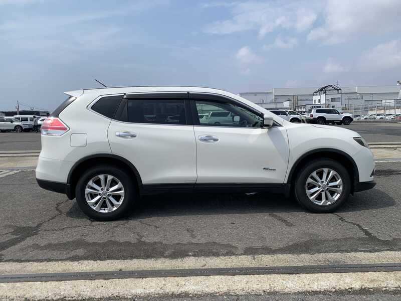 X-TRAIL