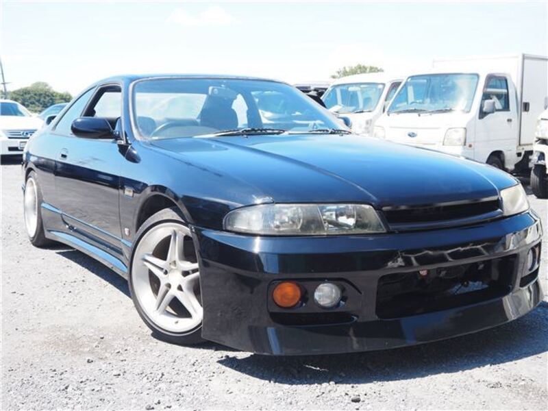 NISSAN SKYLINE