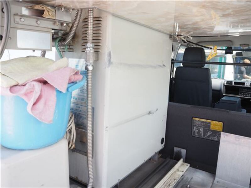 BONGO VAN