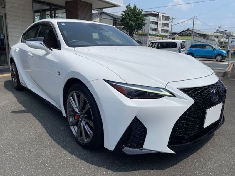 LEXUS IS