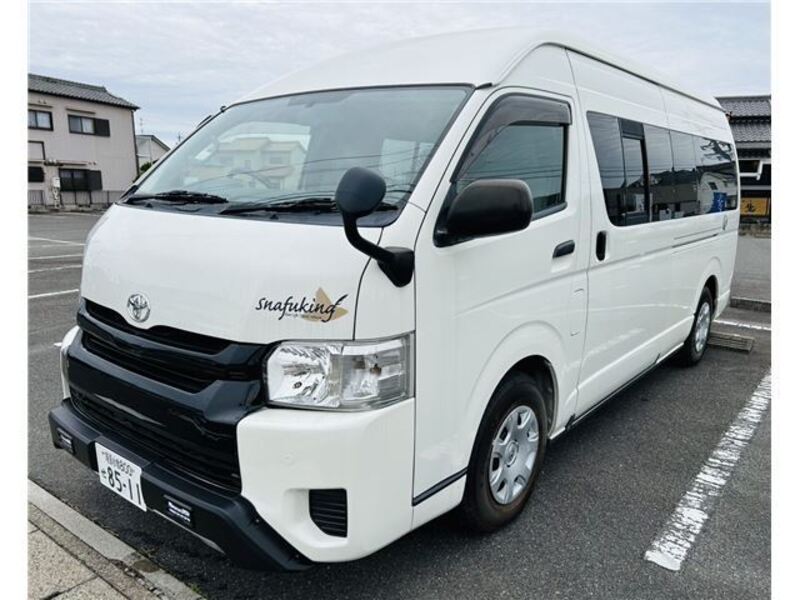 TOYOTA HIACE VAN