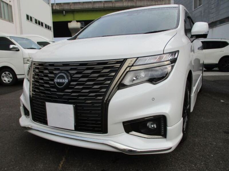 NISSAN ELGRAND