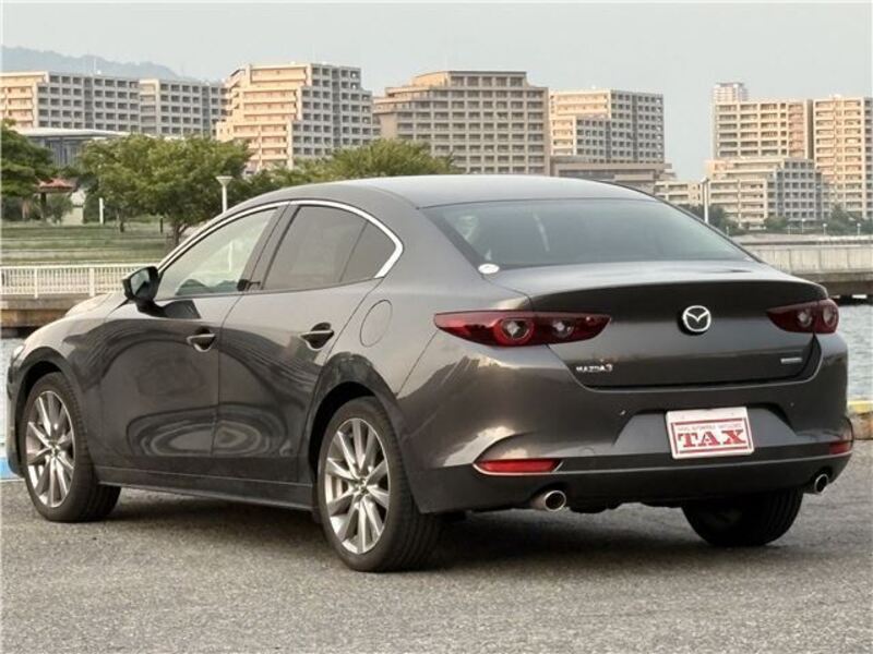 MAZDA3