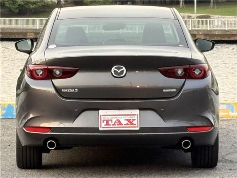 MAZDA3