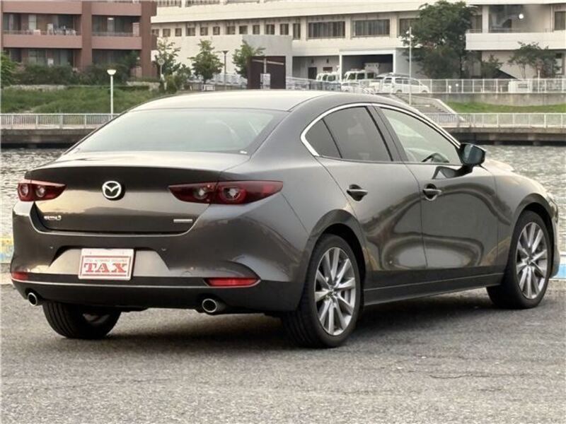 MAZDA3