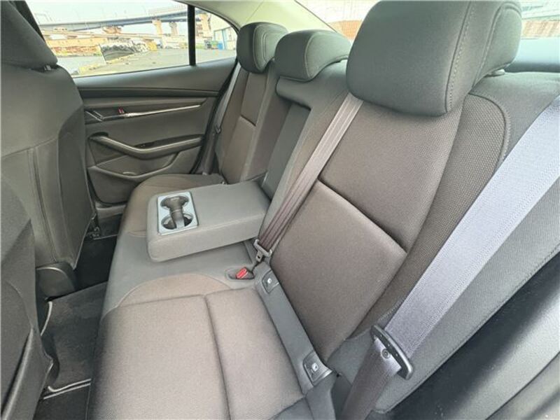 MAZDA3
