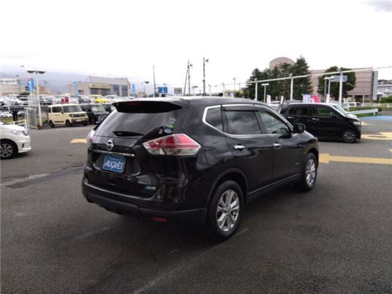 X-TRAIL