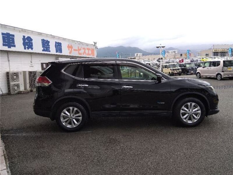 X-TRAIL
