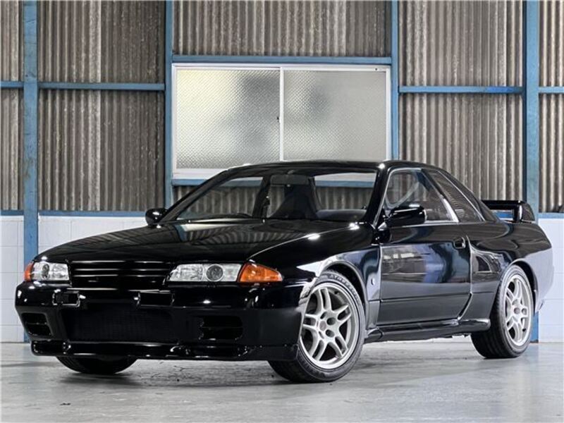 NISSAN SKYLINE