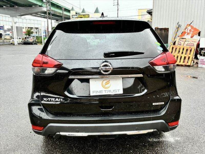 X-TRAIL