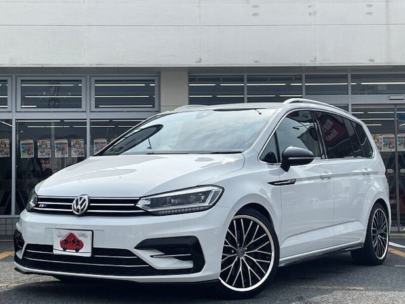 VOLKSWAGEN GOLF TOURAN