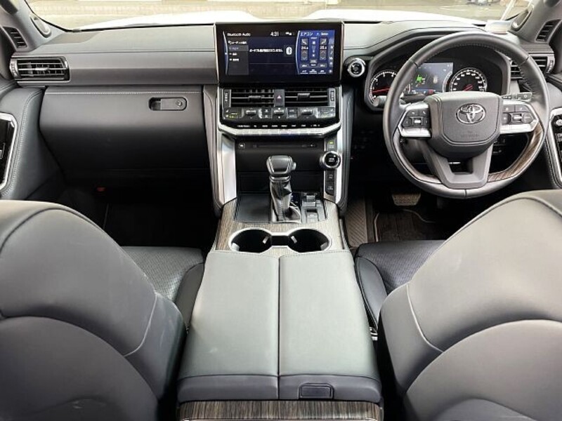 LAND CRUISER