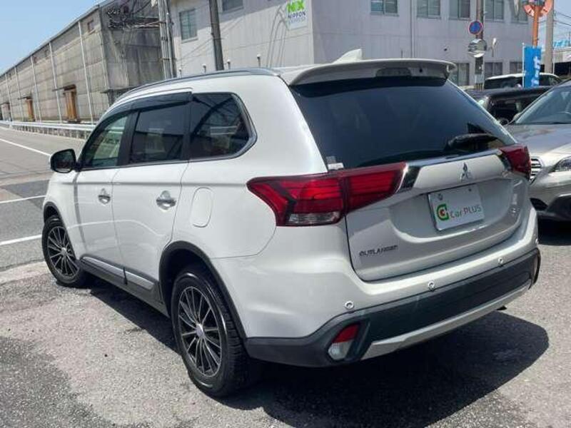 OUTLANDER
