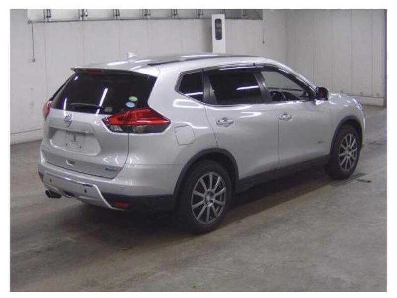 X-TRAIL