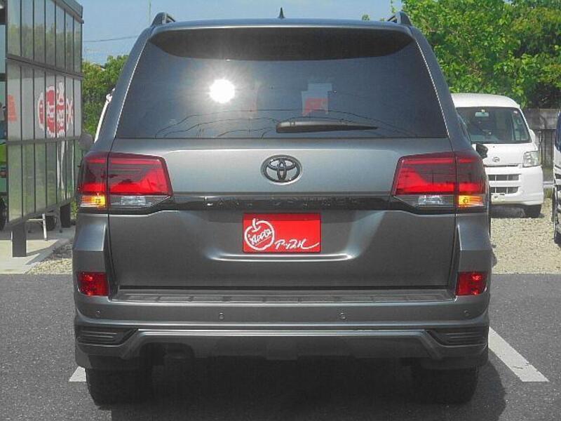 LAND CRUISER
