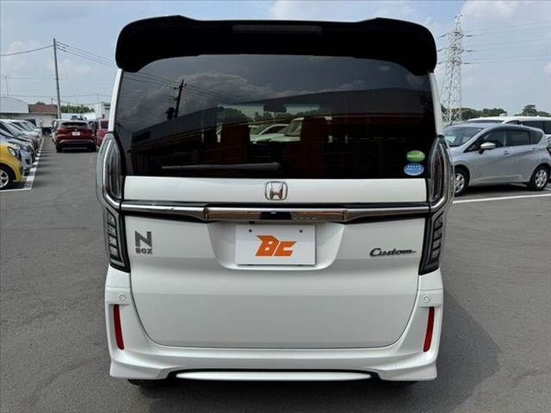 N BOX CUSTOM