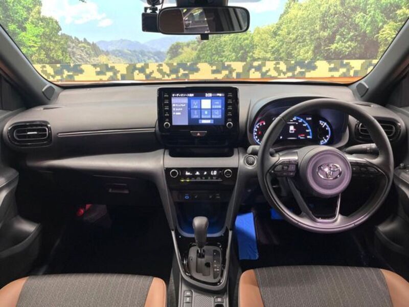YARIS CROSS