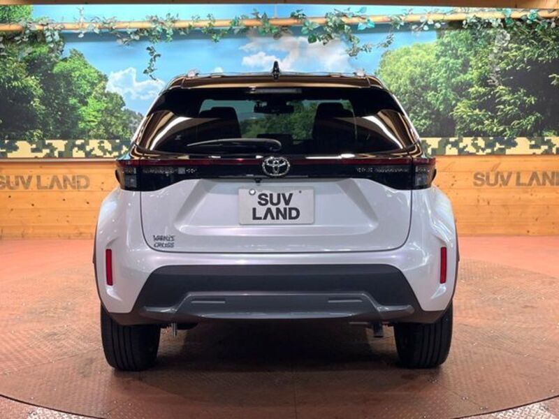 YARIS CROSS