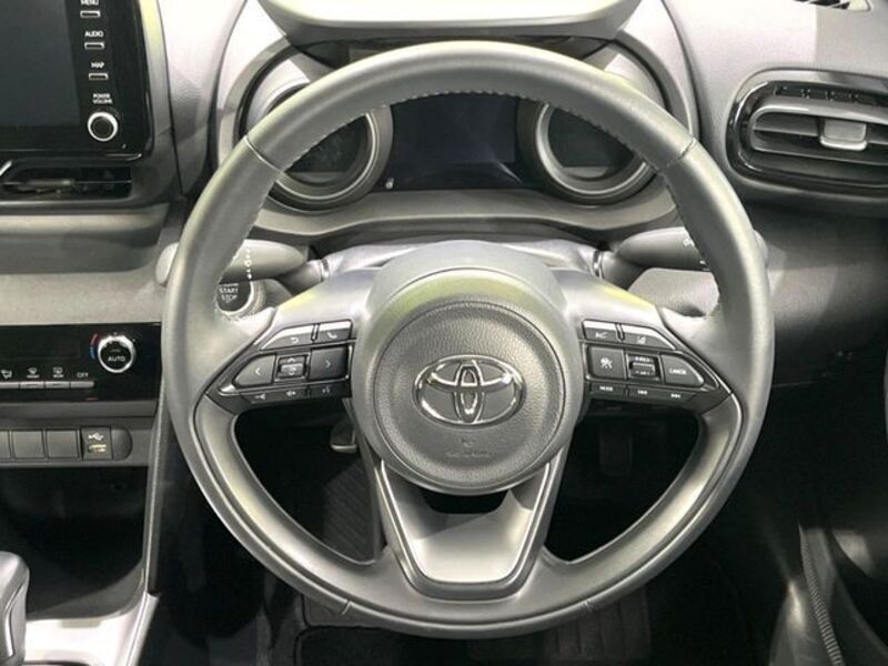 YARIS CROSS