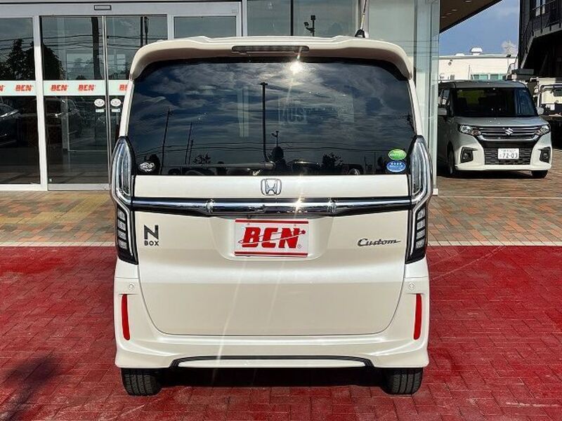 N BOX CUSTOM