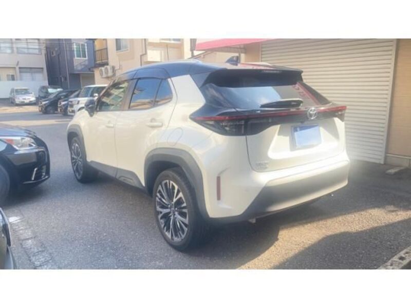 YARIS CROSS