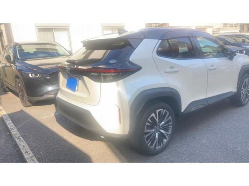 YARIS CROSS