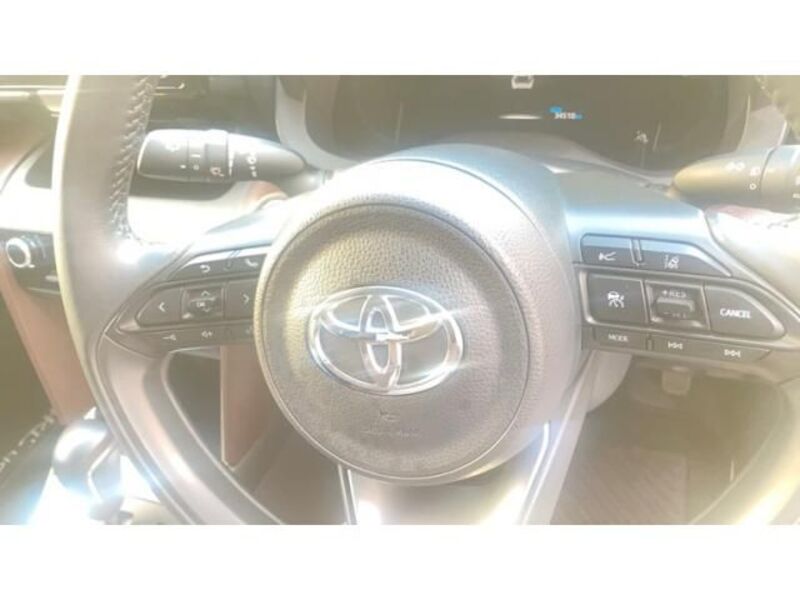 YARIS CROSS