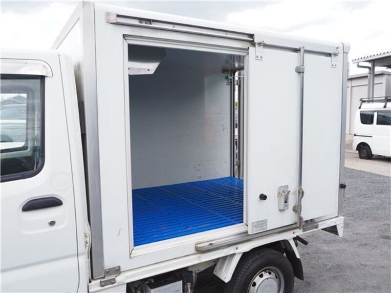 MINICAB TRUCK