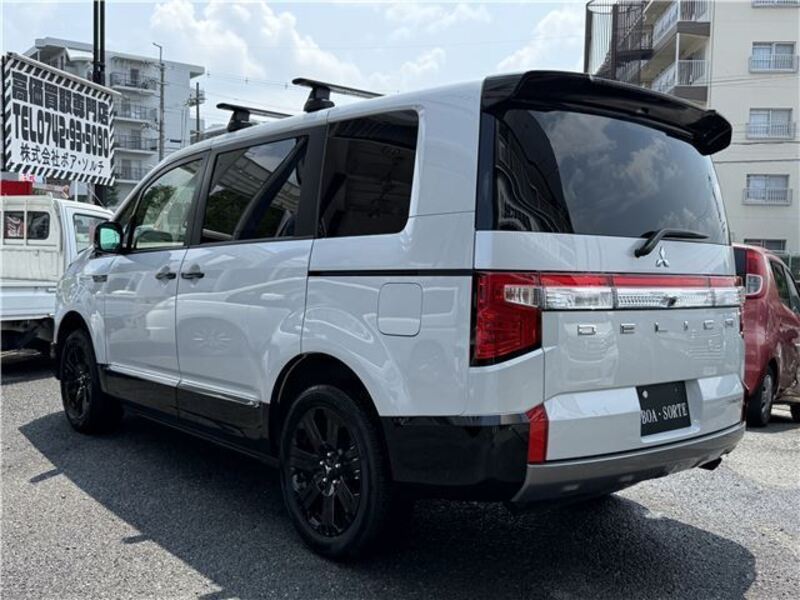 DELICA D5