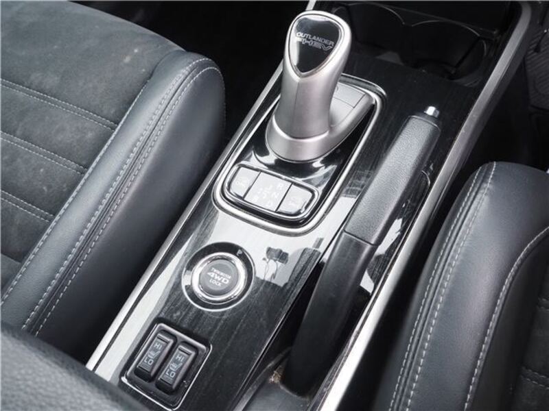 OUTLANDER PHEV