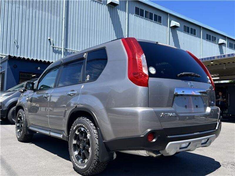 X-TRAIL